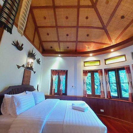 Отель Avara Signature House Чиангмай Экстерьер фото